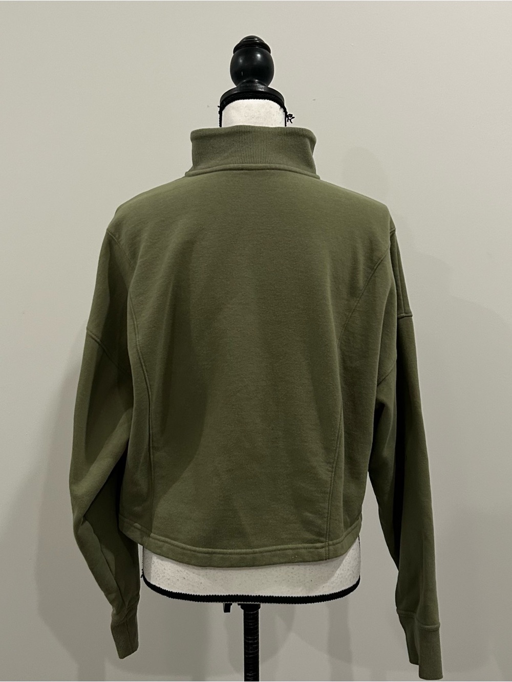 Avia Cropped Mock Neck Pullover - Picture 4 of 4